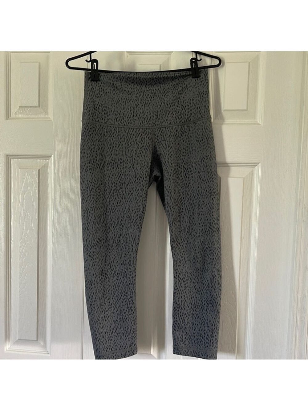 Lululemon Capris ๐ฅฐ๐ฅฐ